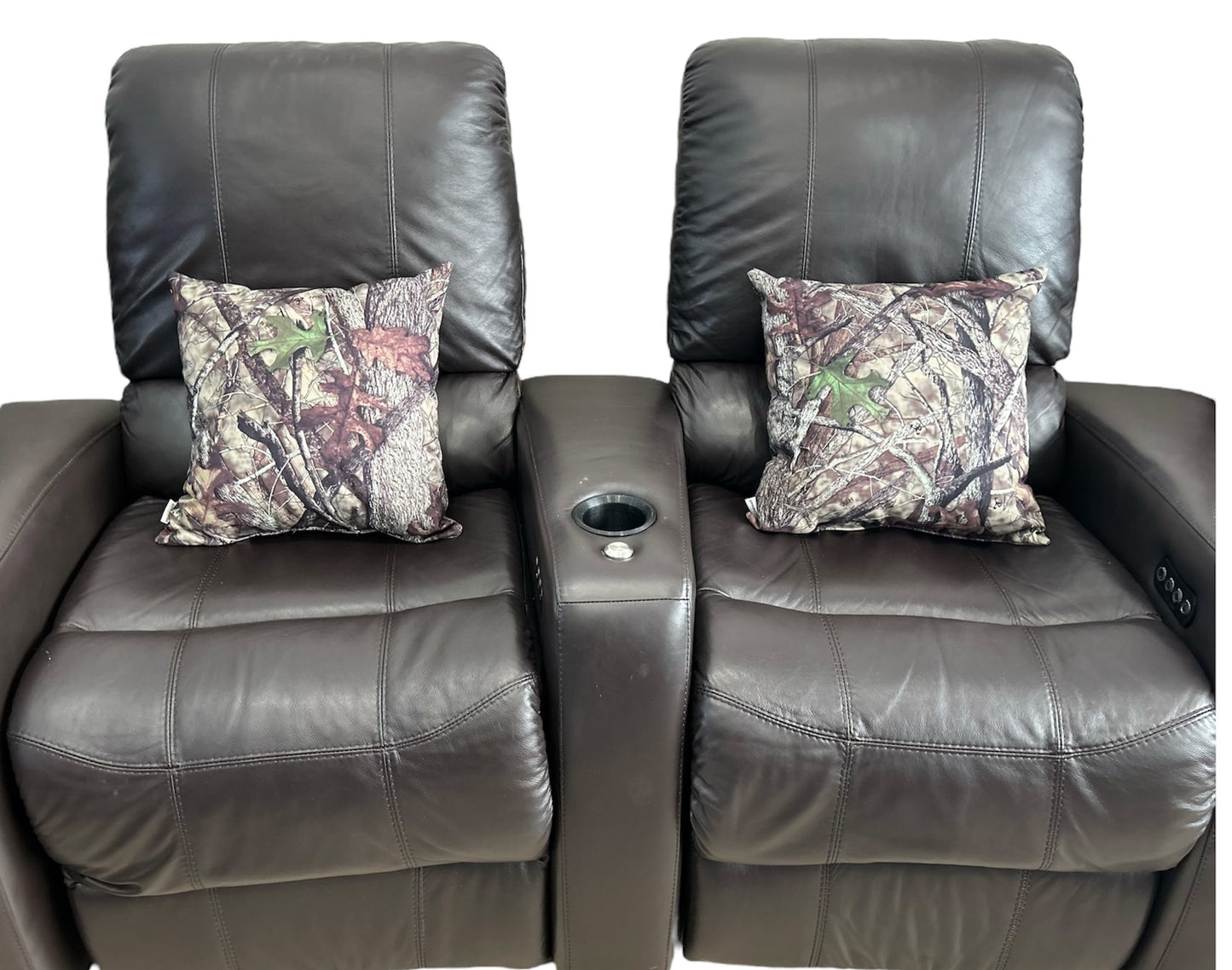 TrueTimber Camo Outdoor/Indoor Pillows– 18" x 18" (2-Pack) Made in USA Southern Textiles Throw Pillow Set